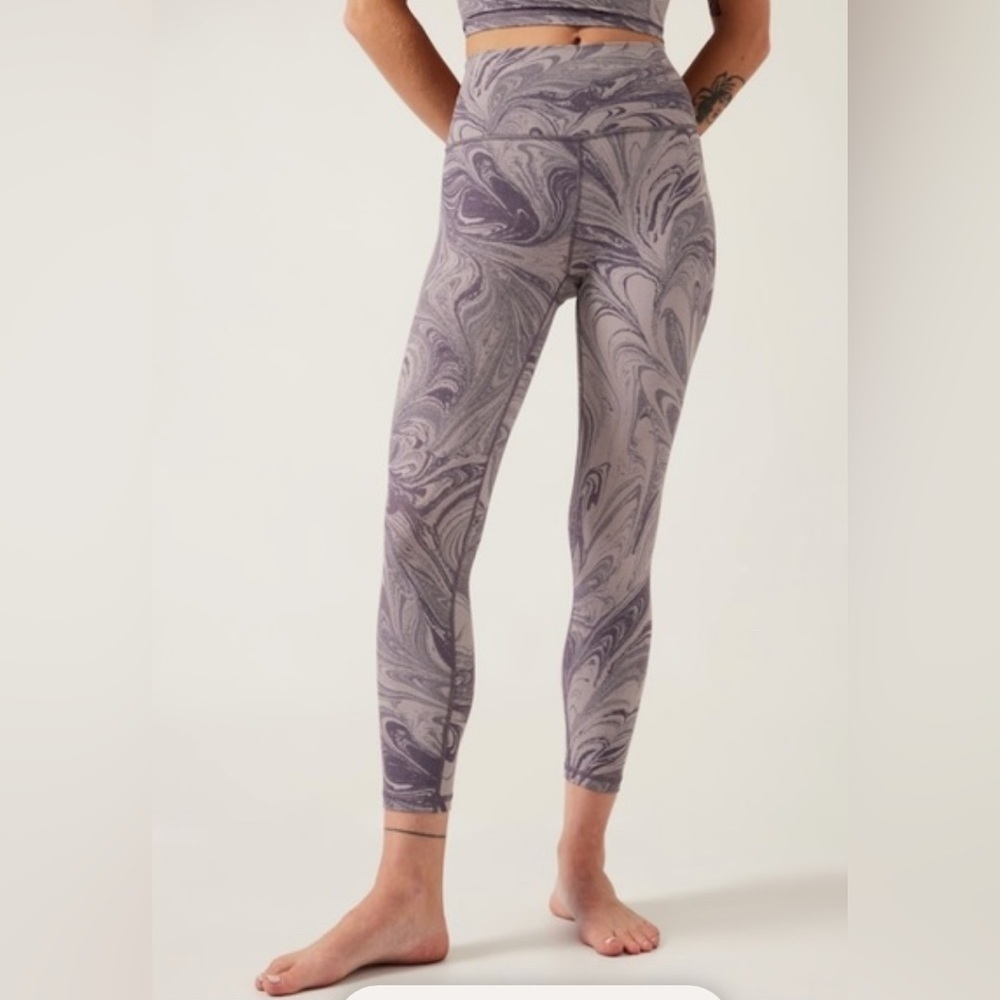NWT Athleta Transcendent Swirl Patterned Leggings
